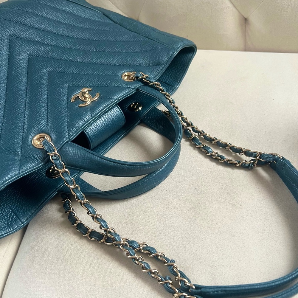 Chanel Blue Quilted Caviar Tote Bag - Picture 4 of 11